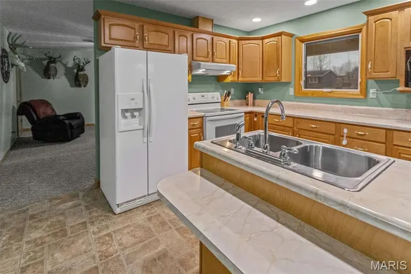 $244,000 | 1140 Brooklane Drive, Carrollton, IL 62016