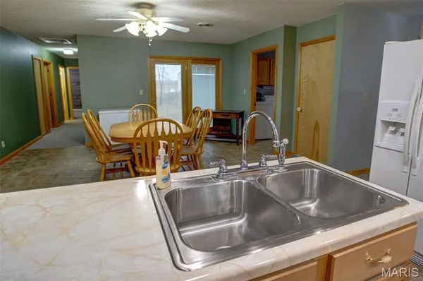 $244,000 | 1140 Brooklane Drive, Carrollton, IL 62016