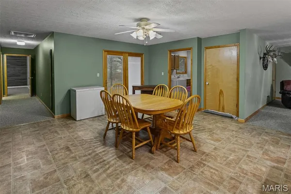 $244,000 | 1140 Brooklane Drive, Carrollton, IL 62016