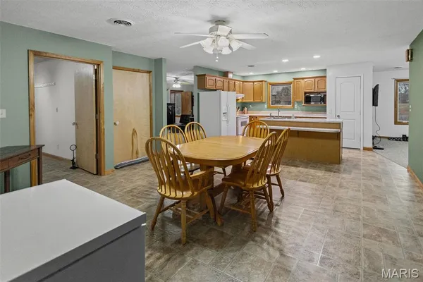 $244,000 | 1140 Brooklane Drive, Carrollton, IL 62016