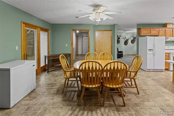 $244,000 | 1140 Brooklane Drive, Carrollton, IL 62016