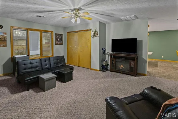 $244,000 | 1140 Brooklane Drive, Carrollton, IL 62016