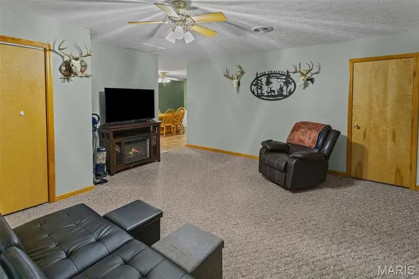 $244,000 | 1140 Brooklane Drive, Carrollton, IL 62016