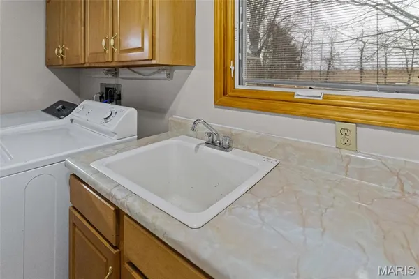 $244,000 | 1140 Brooklane Drive, Carrollton, IL 62016