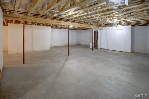 $244,000 | 1140 Brooklane Drive, Carrollton, IL 62016