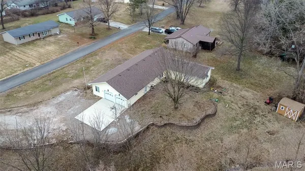 $244,000 | 1140 Brooklane Drive, Carrollton, IL 62016