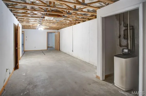 $244,000 | 1140 Brooklane Drive, Carrollton, IL 62016