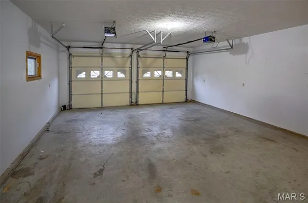 $244,000 | 1140 Brooklane Drive, Carrollton, IL 62016