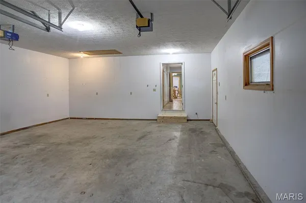 $244,000 | 1140 Brooklane Drive, Carrollton, IL 62016