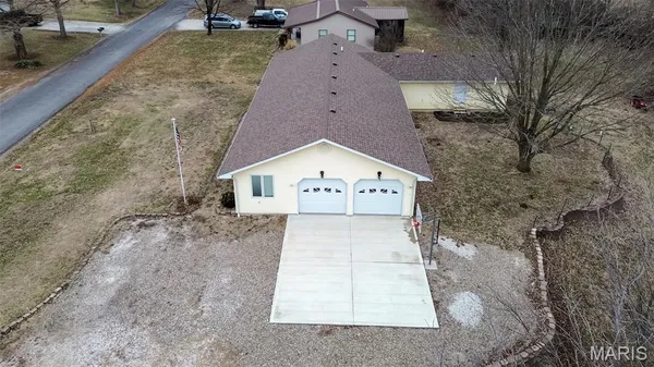 $244,000 | 1140 Brooklane Drive, Carrollton, IL 62016
