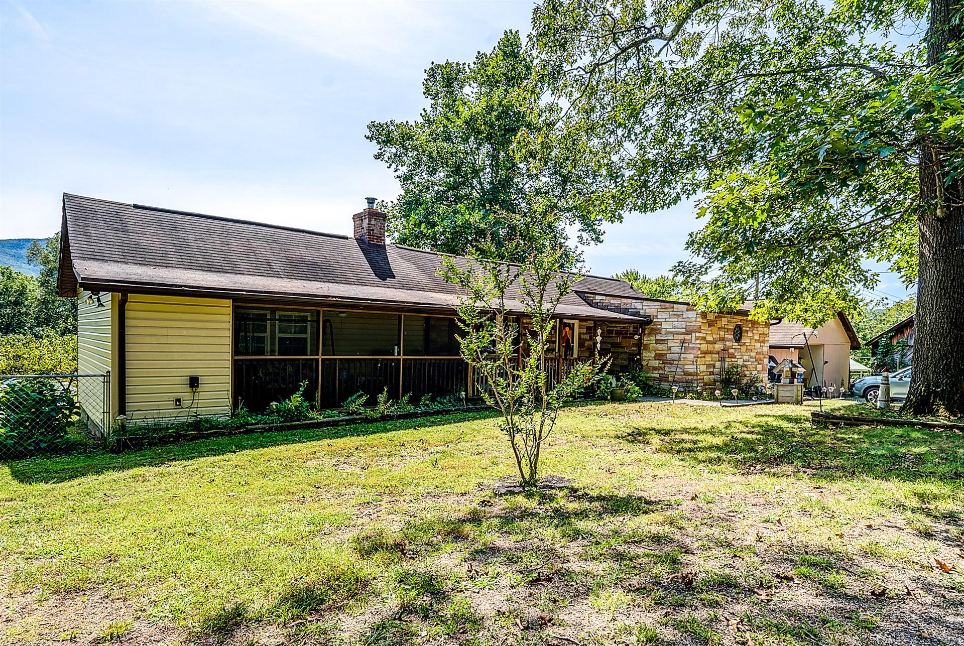 3970 Carterdell Road Salem, VA 24153 - Photo 2 of 22 02-DSC00066-3_67-3_68-3_69-3_70-3