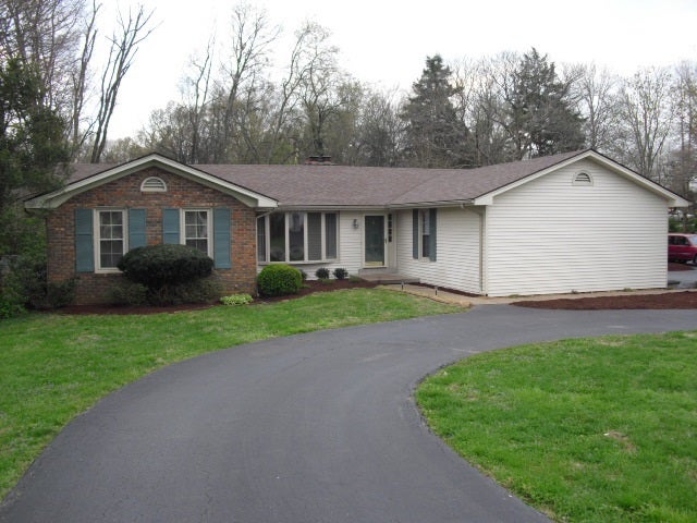 1005 Ridgecrest Way Bowling Green, KY 42104 - Photo 1 of 35 Gallery Image 1