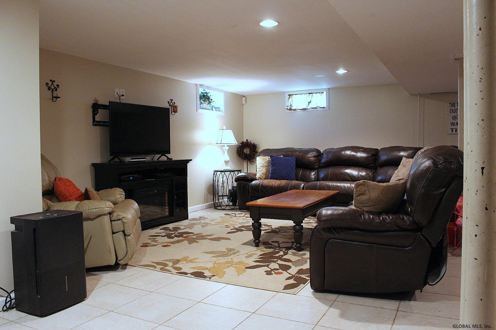 2035 Caldicott Road Rotterdam, NY 12303 - Photo 27 of 44 Photo 27