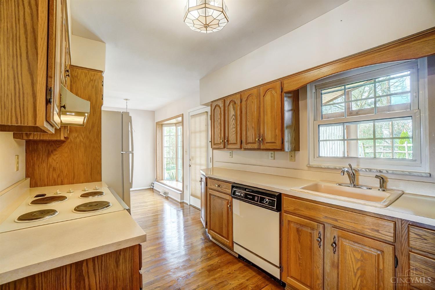 1053 Sutton Road Cincinnati, OH 45230 - Photo 13 of 43