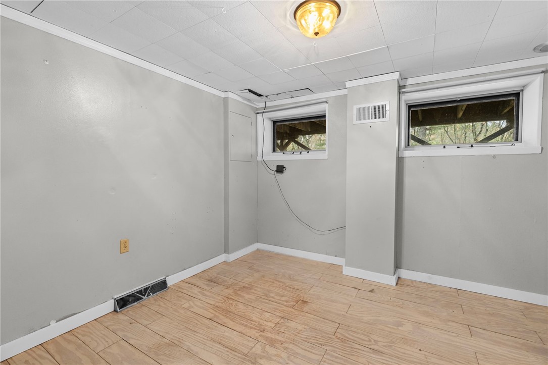 535 Log Road Smithfield, RI 02917 - Photo 33 of 48