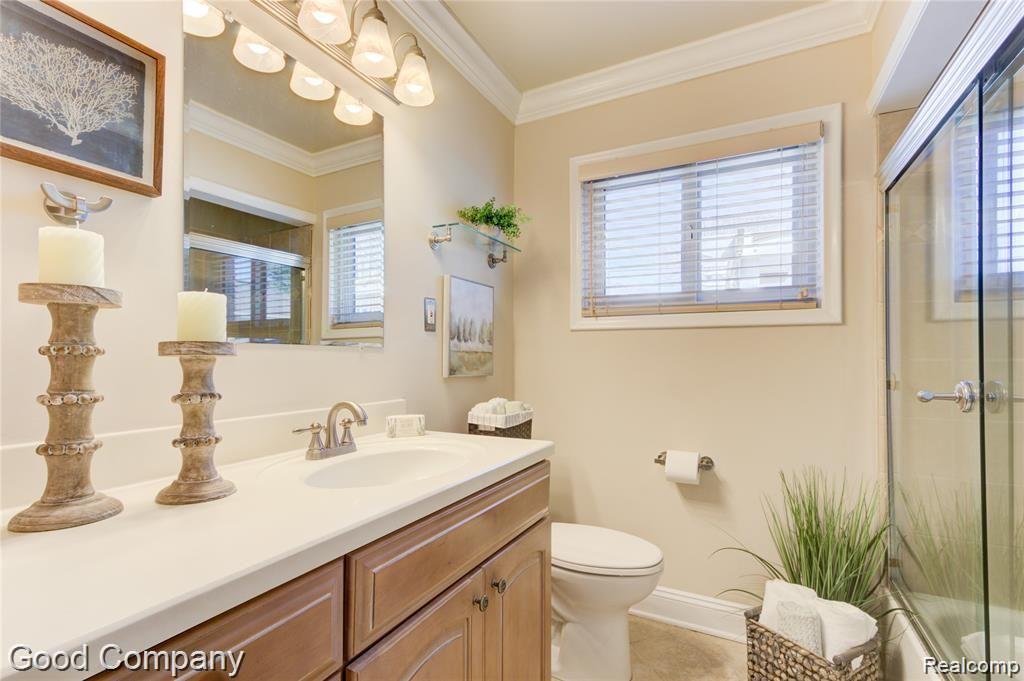 1390 Sycamore Drive Rochester, MI 48307 - Photo 19 of 52