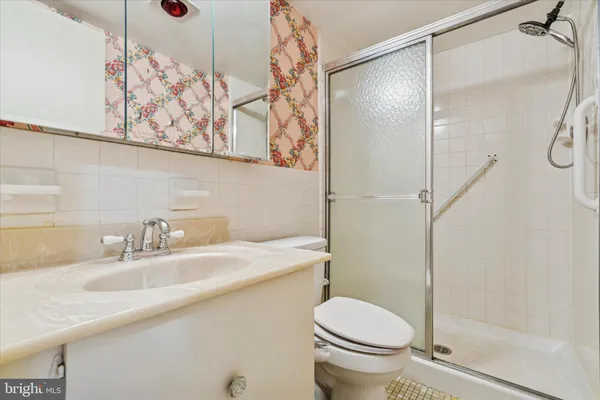 $2,000 | 3204 Delaire Landing Road, Unit 3204, Philadelphia, PA 19114