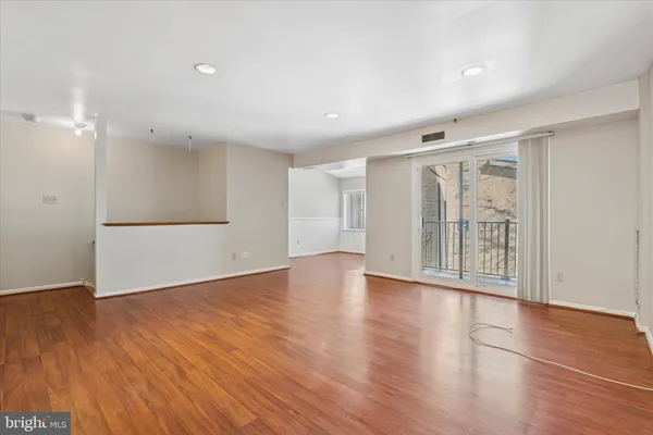 $2,000 | 3204 Delaire Landing Road, Unit 3204, Philadelphia, PA 19114