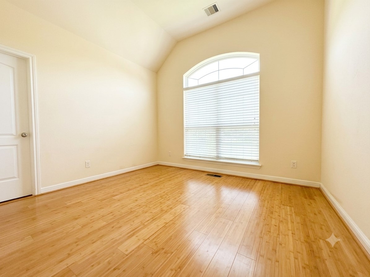 2818 Krenek Court Rosenberg, TX 77471 - Photo 16 of 21 Secondary Bedroom