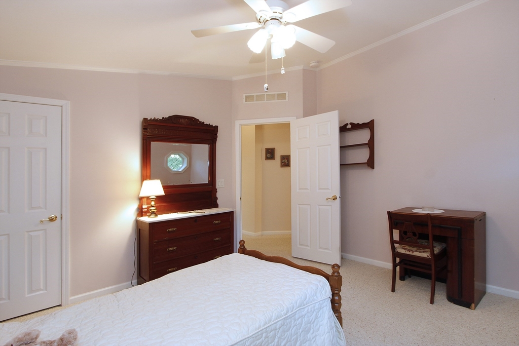507 Crystal Way Middleboro, MA 02346 - Photo 24 of 36