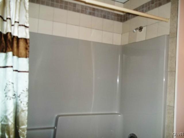 649 Long Lane Road Walnutport, PA 18088 - Photo 18 of 40 Gallery Image 18