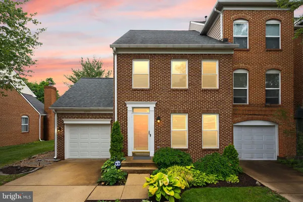$850,000 | 12056 Edgemere Circle, Reston, VA 20190