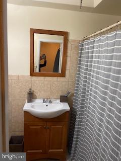 3004 Heather Road Folcroft, PA 19032 - Photo 17 of 21 Full Bathroom