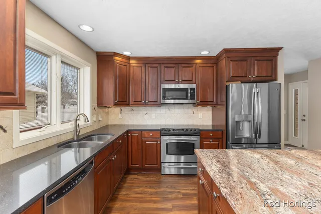 $438,000 | 6977 Pinehurst Lane Northeast, Rockford, MI 49341