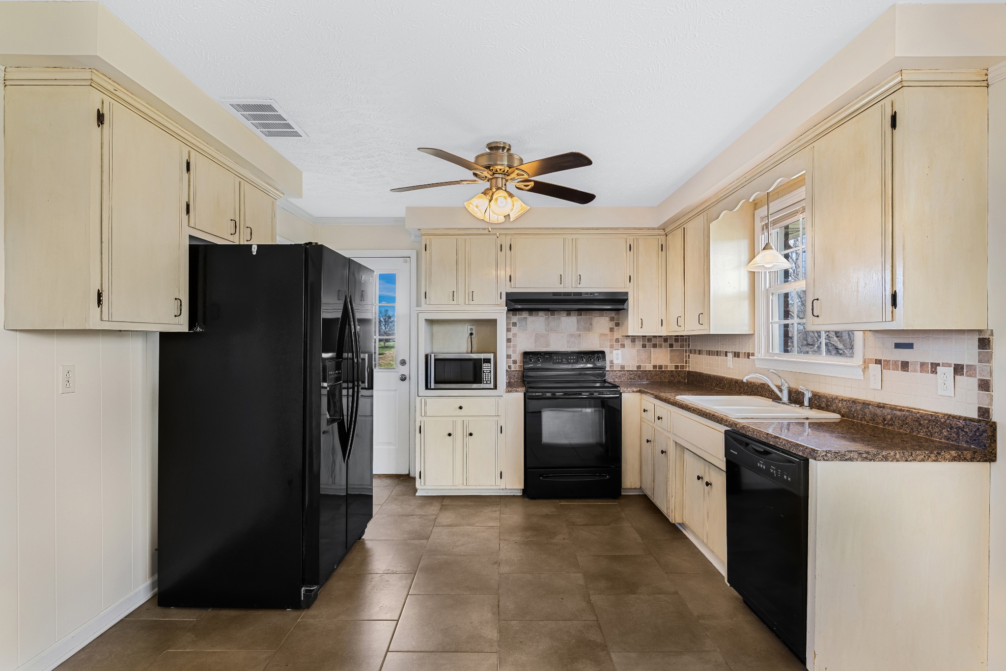 6035 Buzzard Creek Road Cedar Hill, TN 37032 - Photo 12 of 42