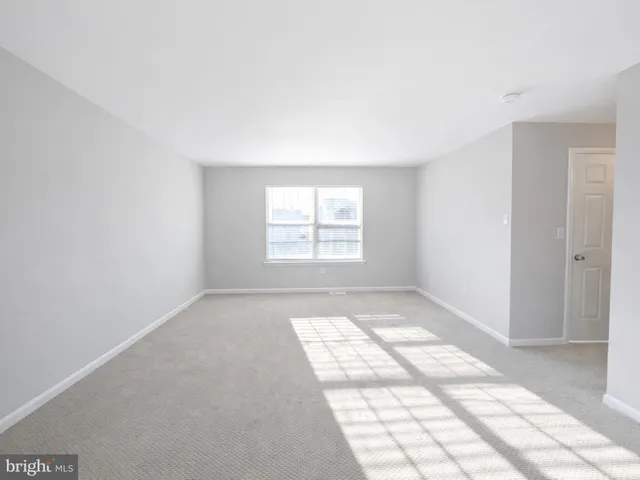 $500,000 | 11 Dryden Drive, Burlington, NJ 08016