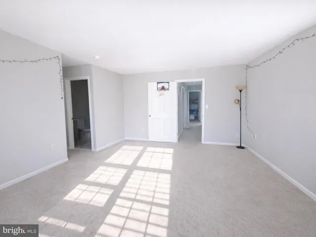 $500,000 | 11 Dryden Drive, Burlington, NJ 08016