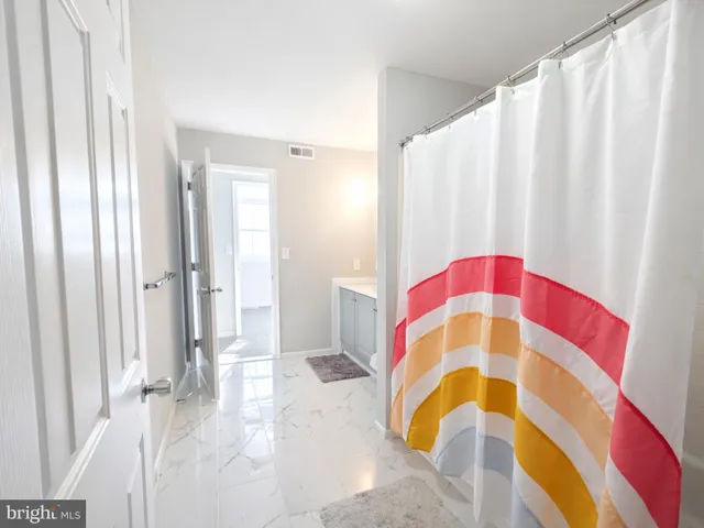 $500,000 | 11 Dryden Drive, Burlington, NJ 08016