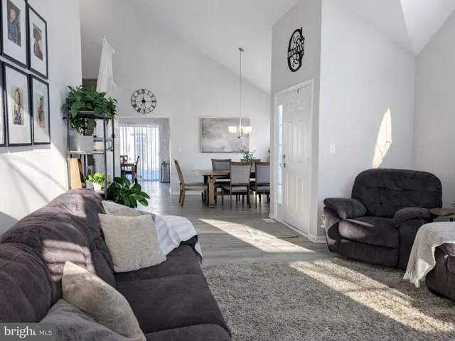 $500,000 | 11 Dryden Drive, Burlington, NJ 08016