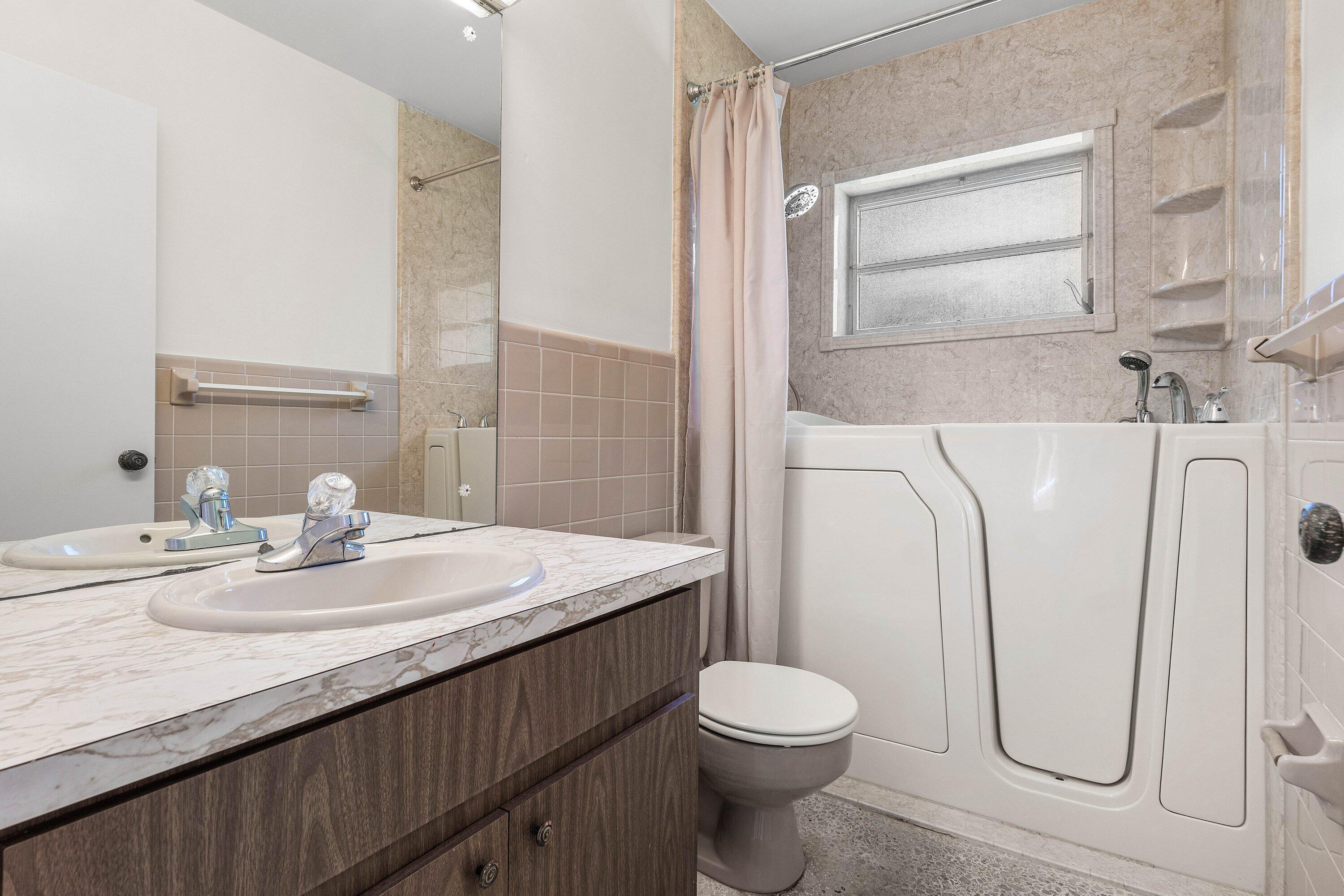 1000 Northwest 7th Street Boca Raton, FL 33486 - Photo 18 of 28 Bathroom