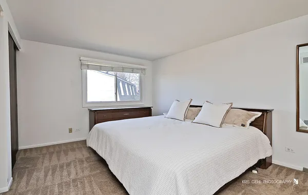 $650,000 | 1123 Juniper Parkway, Libertyville, IL 60048