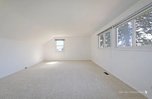 $650,000 | 1123 Juniper Parkway, Libertyville, IL 60048