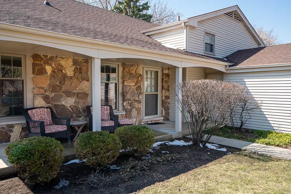 $650,000 | 1123 Juniper Parkway, Libertyville, IL 60048