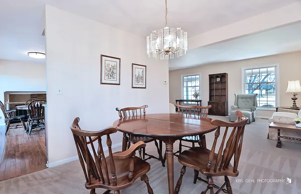 $650,000 | 1123 Juniper Parkway, Libertyville, IL 60048