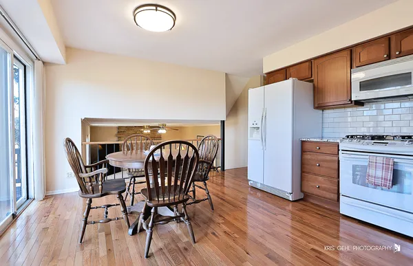 $650,000 | 1123 Juniper Parkway, Libertyville, IL 60048
