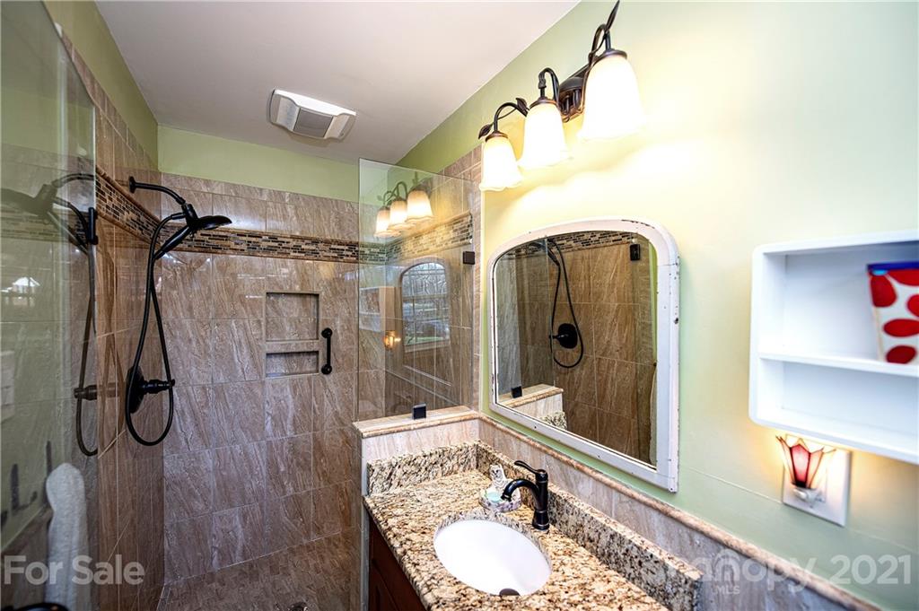 5535 Seacroft Road Charlotte, NC 28210 - Photo 15 of 23 Gallery Image 15