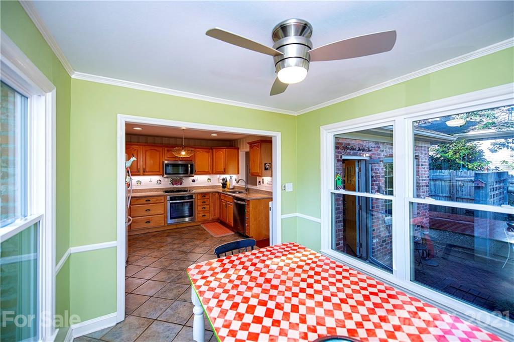 5535 Seacroft Road Charlotte, NC 28210 - Photo 10 of 23 Gallery Image 10