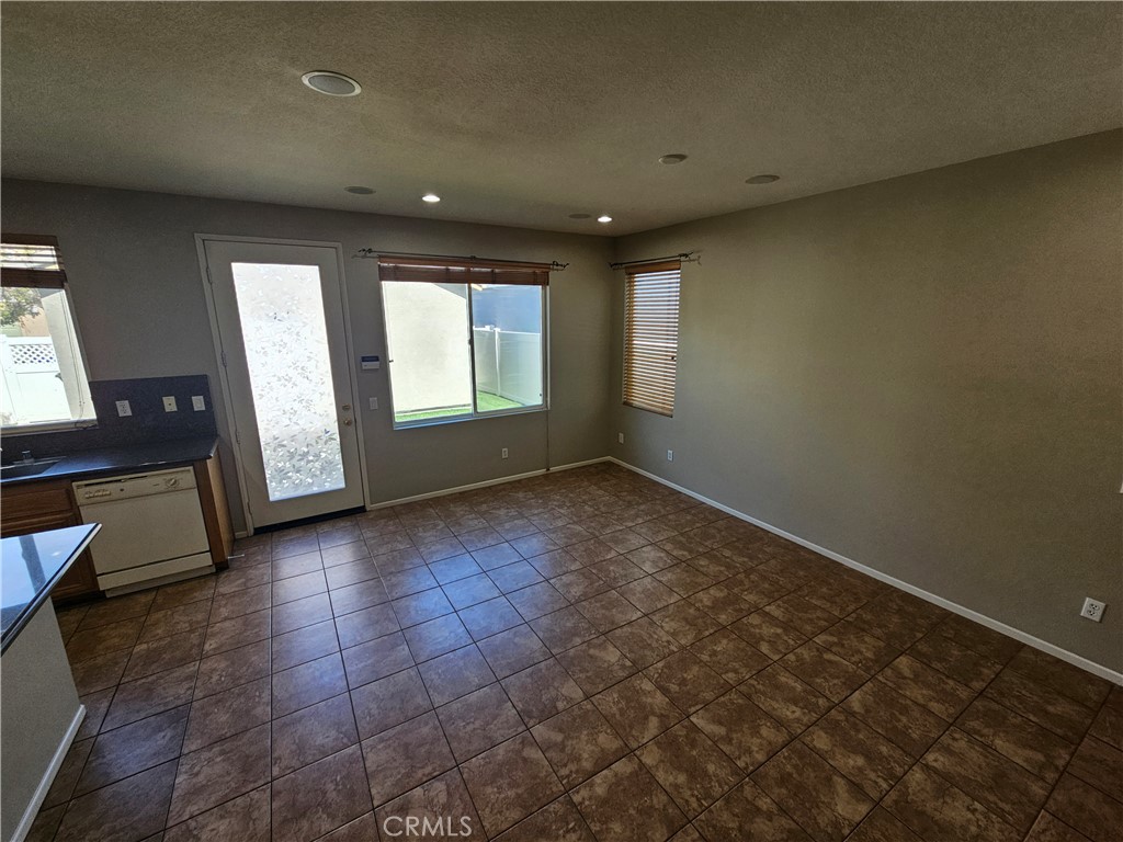 28882 Lakefront Road Temecula, CA 92591 - Photo 10 of 37