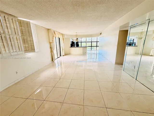 $749,000 | 6423 Collins Avenue, Unit 310, Miami Beach, FL 33141