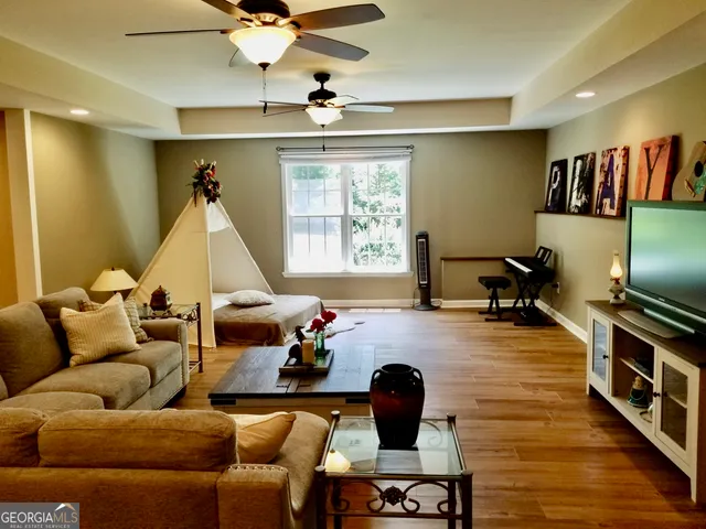 $2,150 | 6729 Great Water Drive, Flowery Branch, GA 30542