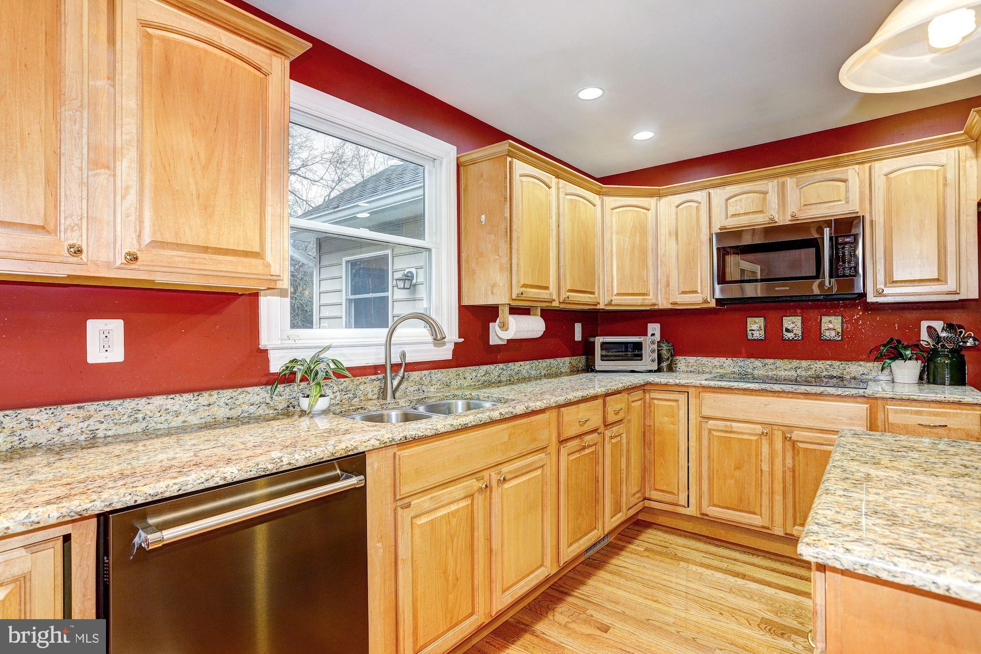12207 Fingerboard Road Monrovia, MD 21770 - Photo 13 of 46 Eat-In Kitchen