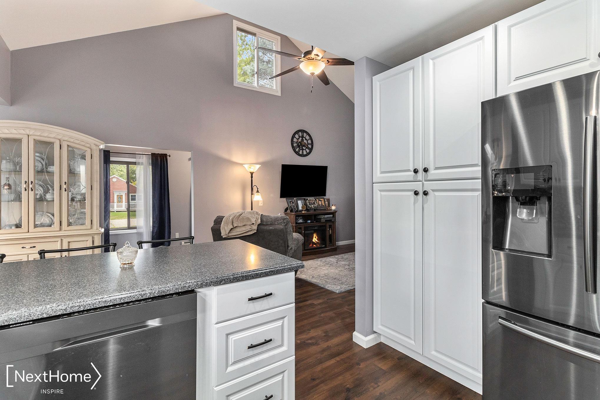 2495 Ruth Drive Fenton, MI 48430 - Photo 11 of 33 50089869-10.JPG