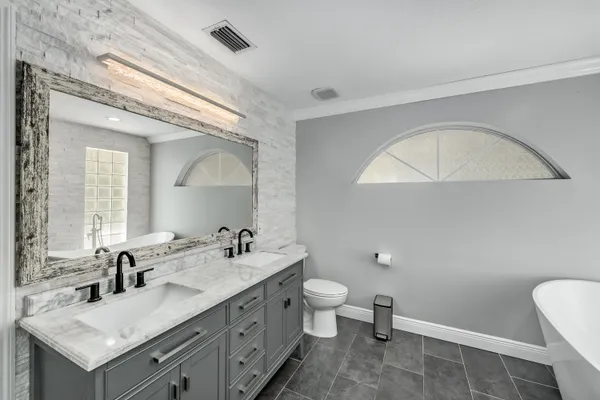 $4,000 | 215 Beverly Court, Melbourne Beach, FL 32951