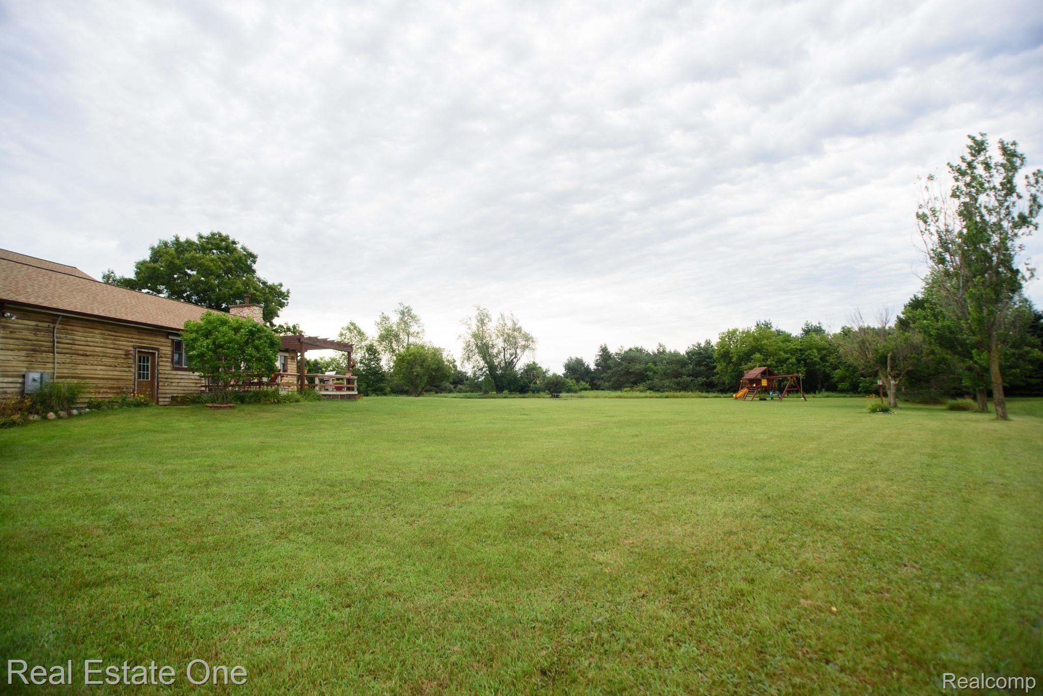 9742 Clyde Road Fenton, MI 48430 - Photo 48 of 54 DSP_3661.jpg