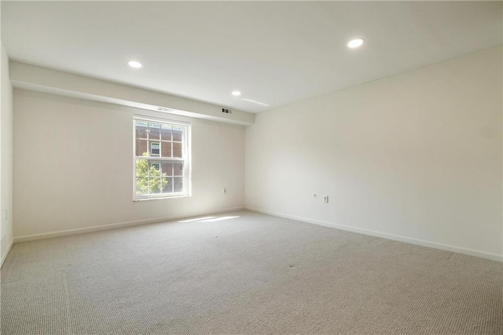 300 Fox Chapel Road, Unit 515 Pittsburgh, PA 15238 - Photo 19 of 35 Wool berber carpeting, low profile recessed lighting.