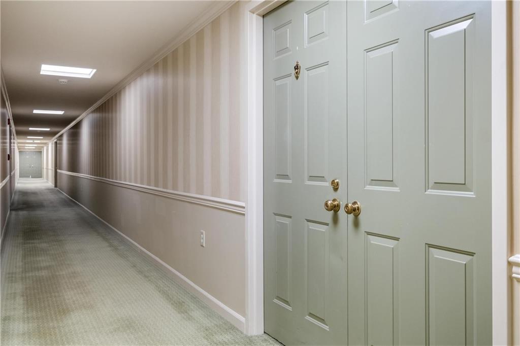 300 Fox Chapel Road, Unit 515 Pittsburgh, PA 15238 - Photo 2 of 35 Double door entry from the hallway.